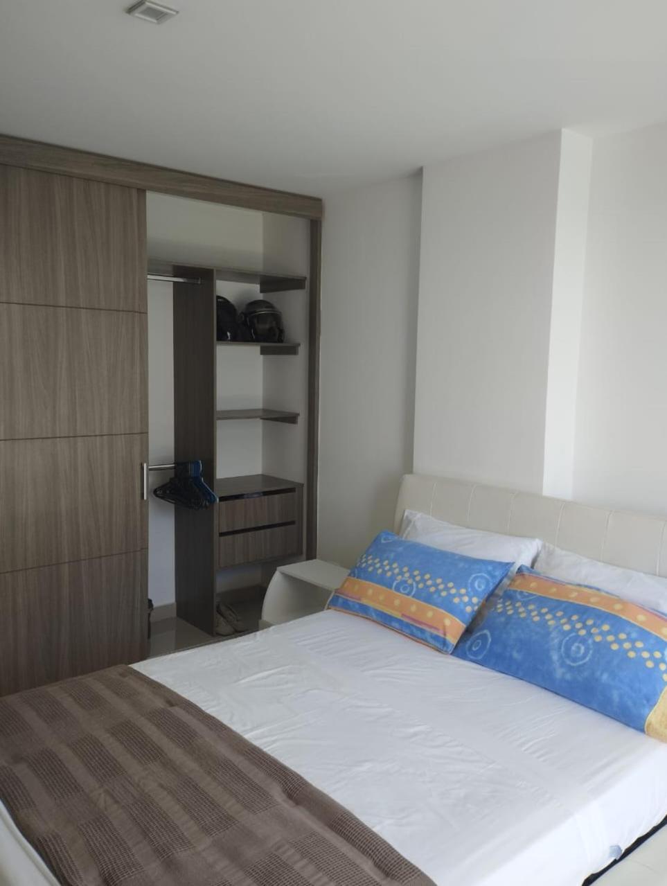 Apartamento Moderno - Sector Playa Salguero - *