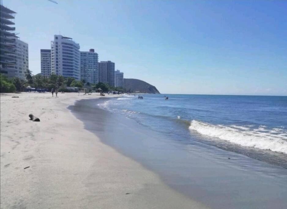 Apartamento Moderno - Sector Playa Salguero - Santa Marta (Magdalena)
