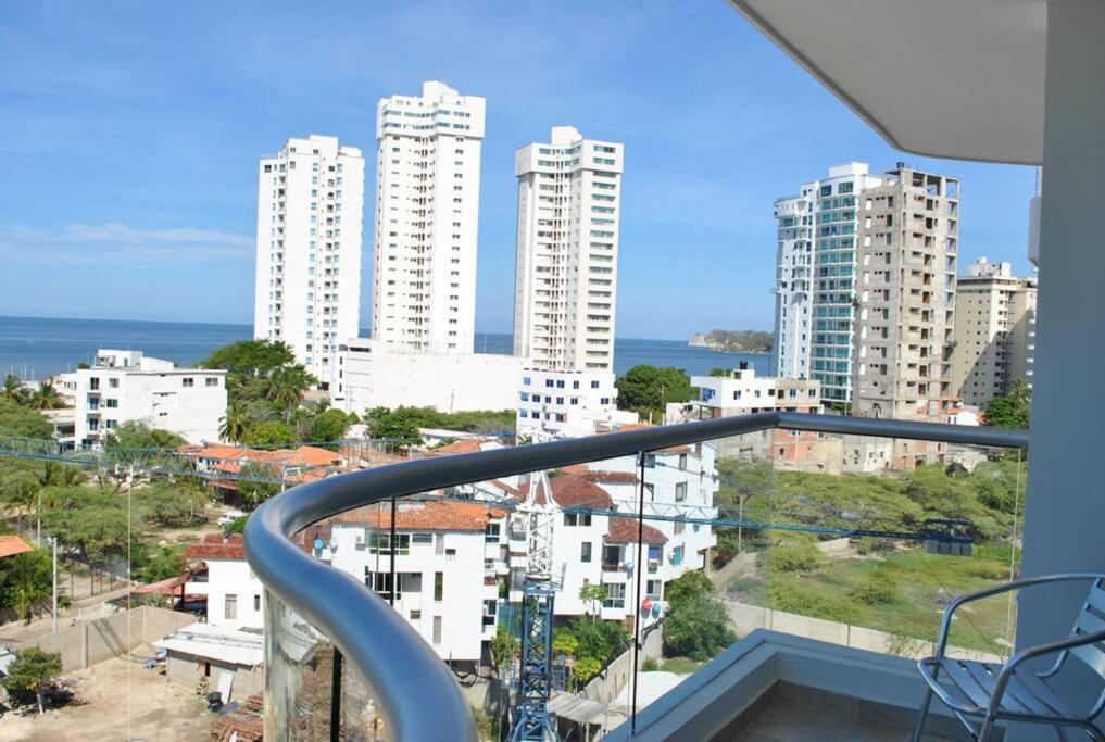 Apartamento Moderno - Sector Playa Salguero - *